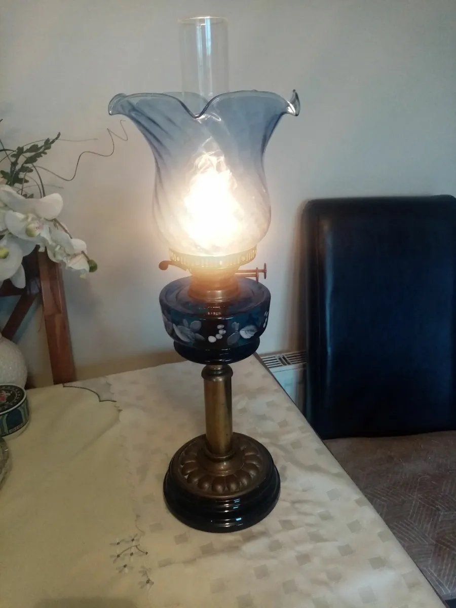 Vintage Oil Lamp - Image 4
