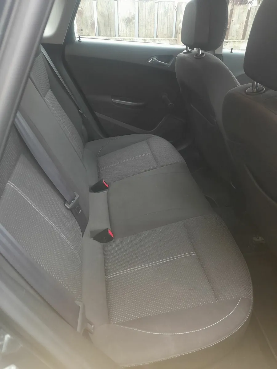 Vauxhall Astra 2014 - Image 4