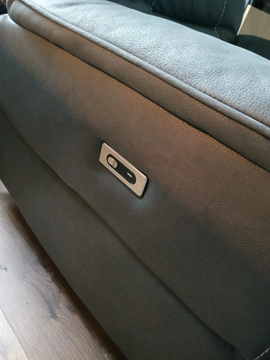 Single seater electric recliner - Image 3