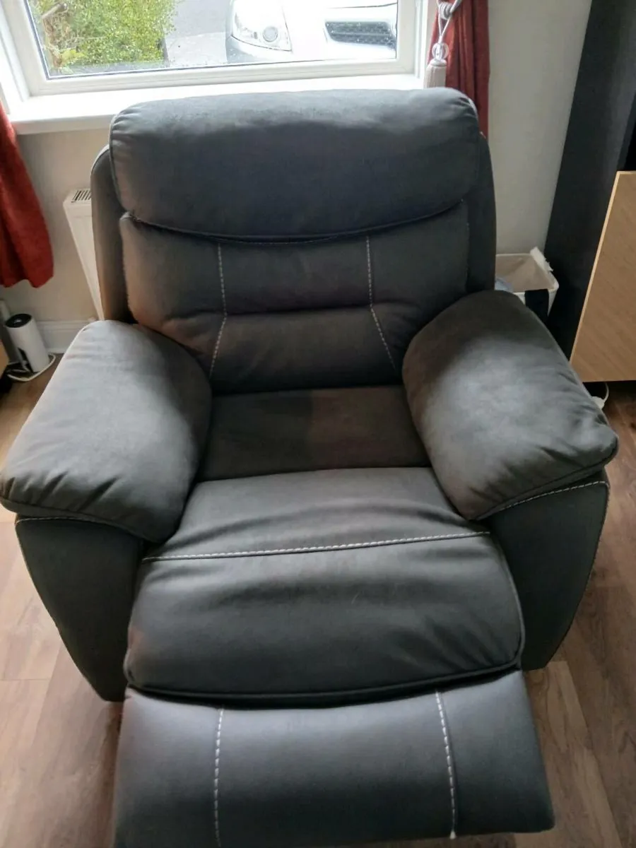 Single seater electric recliner - Image 4