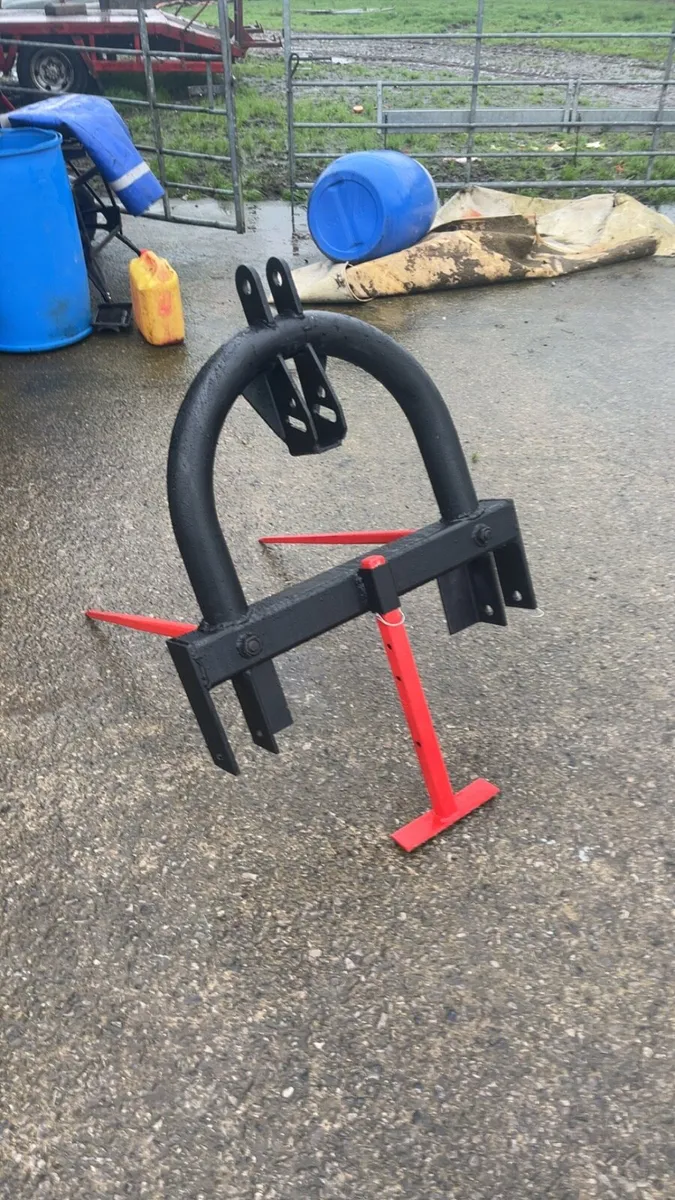 Bale spike - Image 1