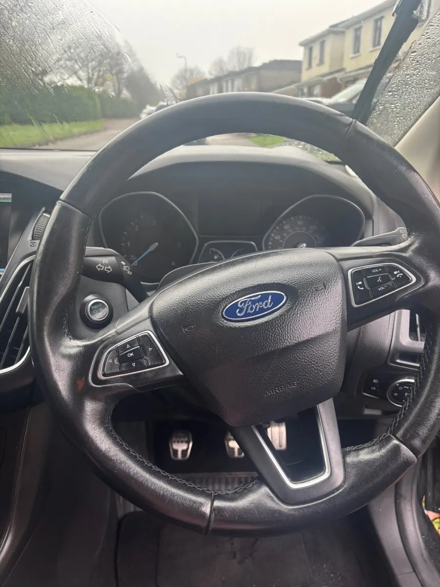 Ford Focus 2015 - Image 2