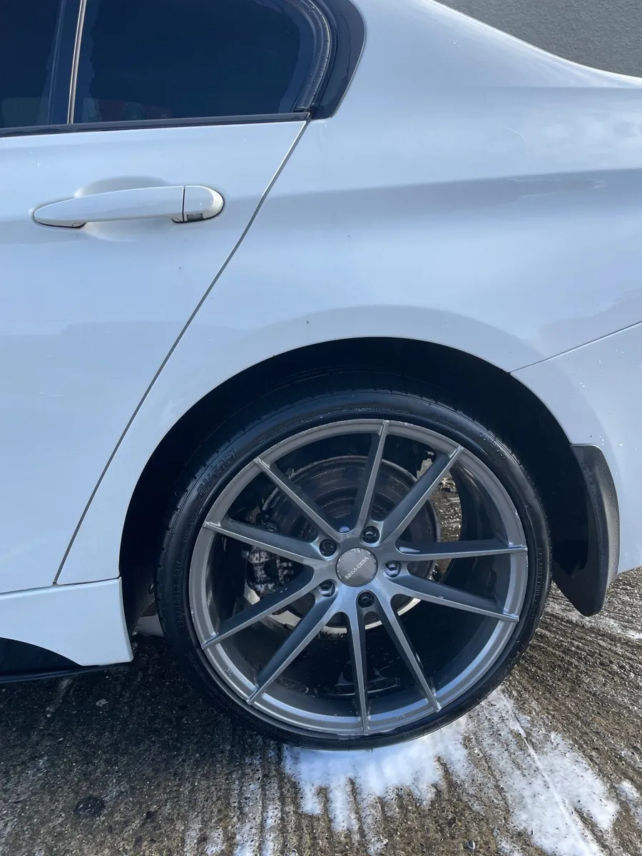 BMW 3-Series 2012 - Image 4