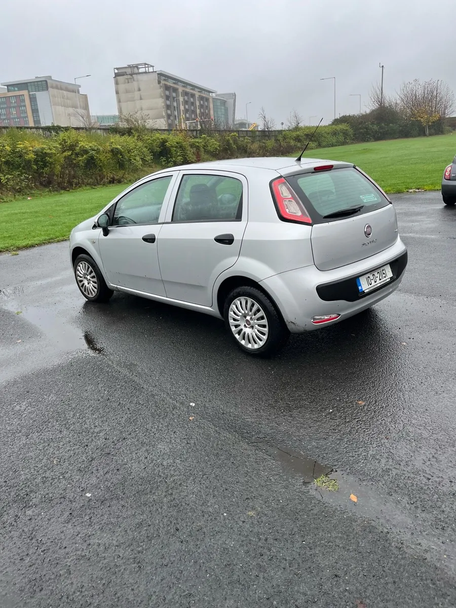 Fiat Punto  1.2 Petrol 2010 - Image 2