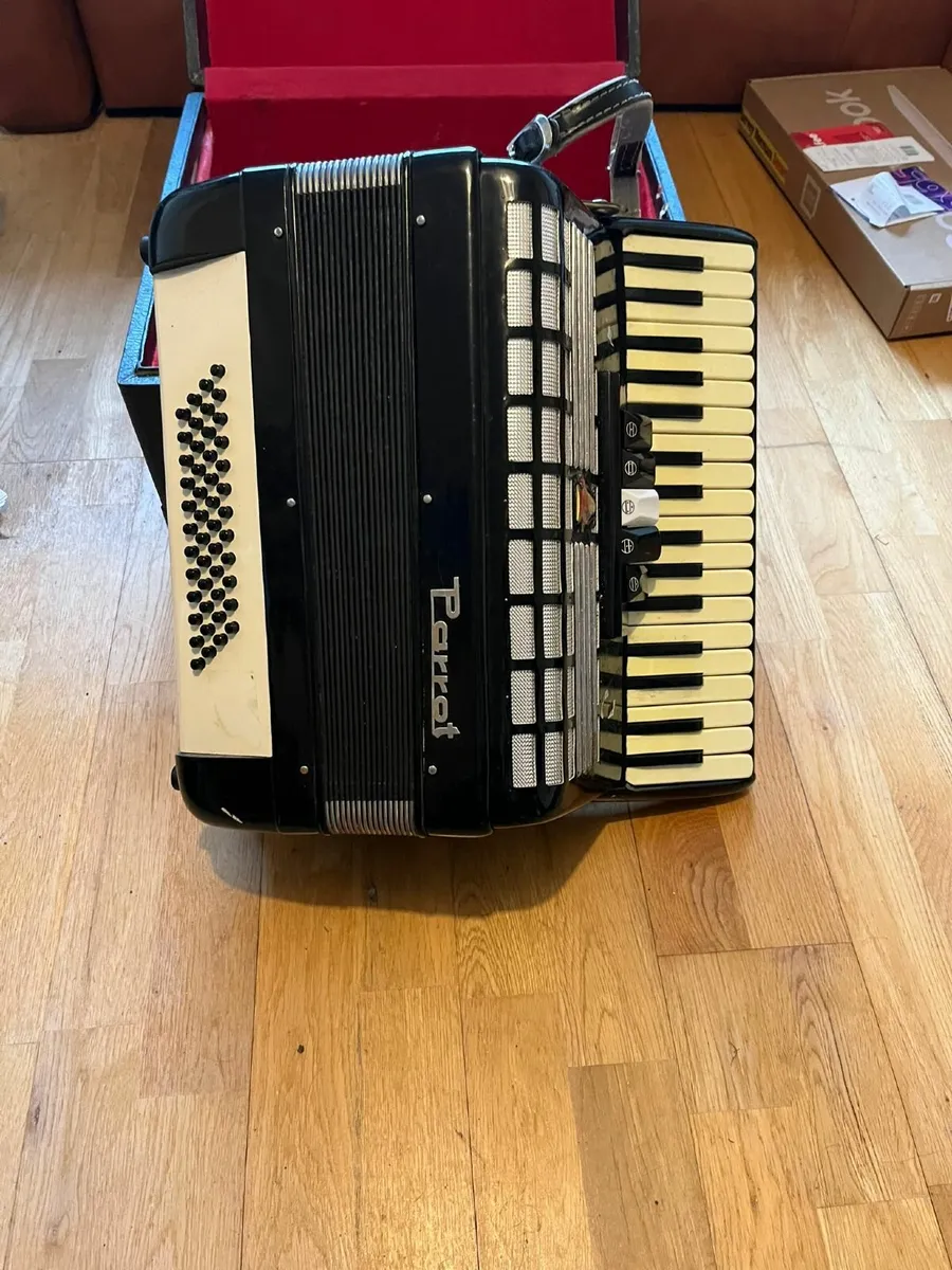 Piano Accordian - Image 2