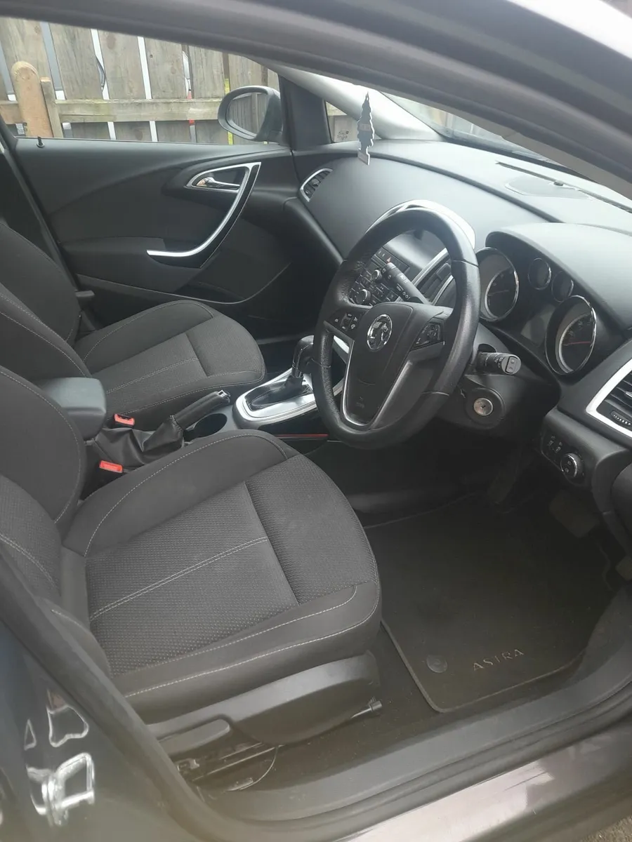 Vauxhall Astra 2014 - Image 2
