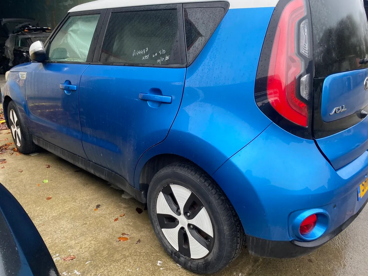 KIA Soul 2015 EV for parts. - Image 3