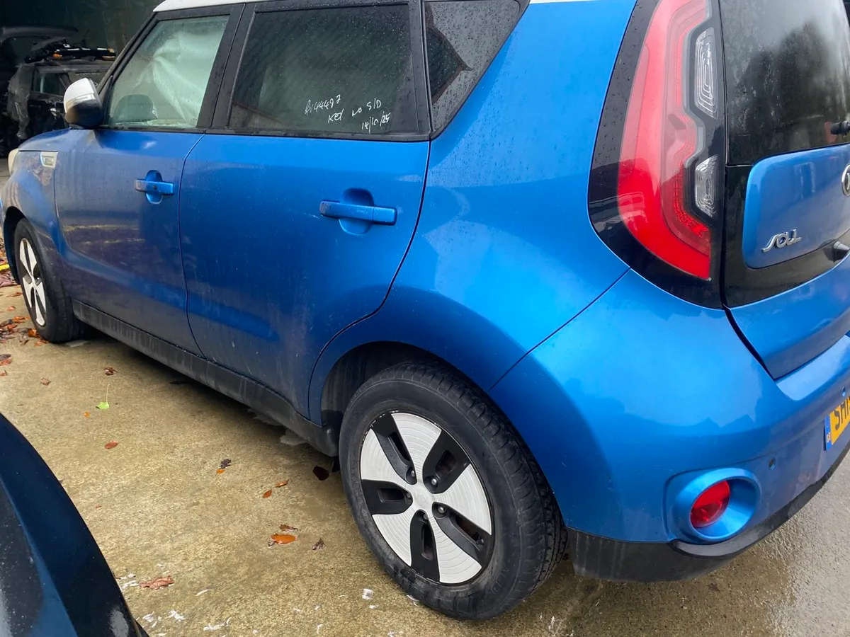 KIA Soul 2015 EV for parts. - Image 4