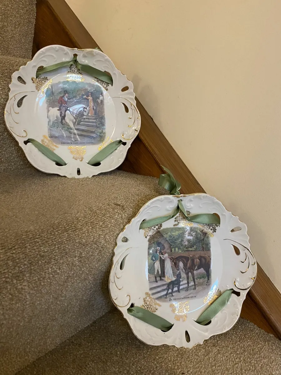 Three Crown, Germany decorative Wall Hanging plate - Image 1