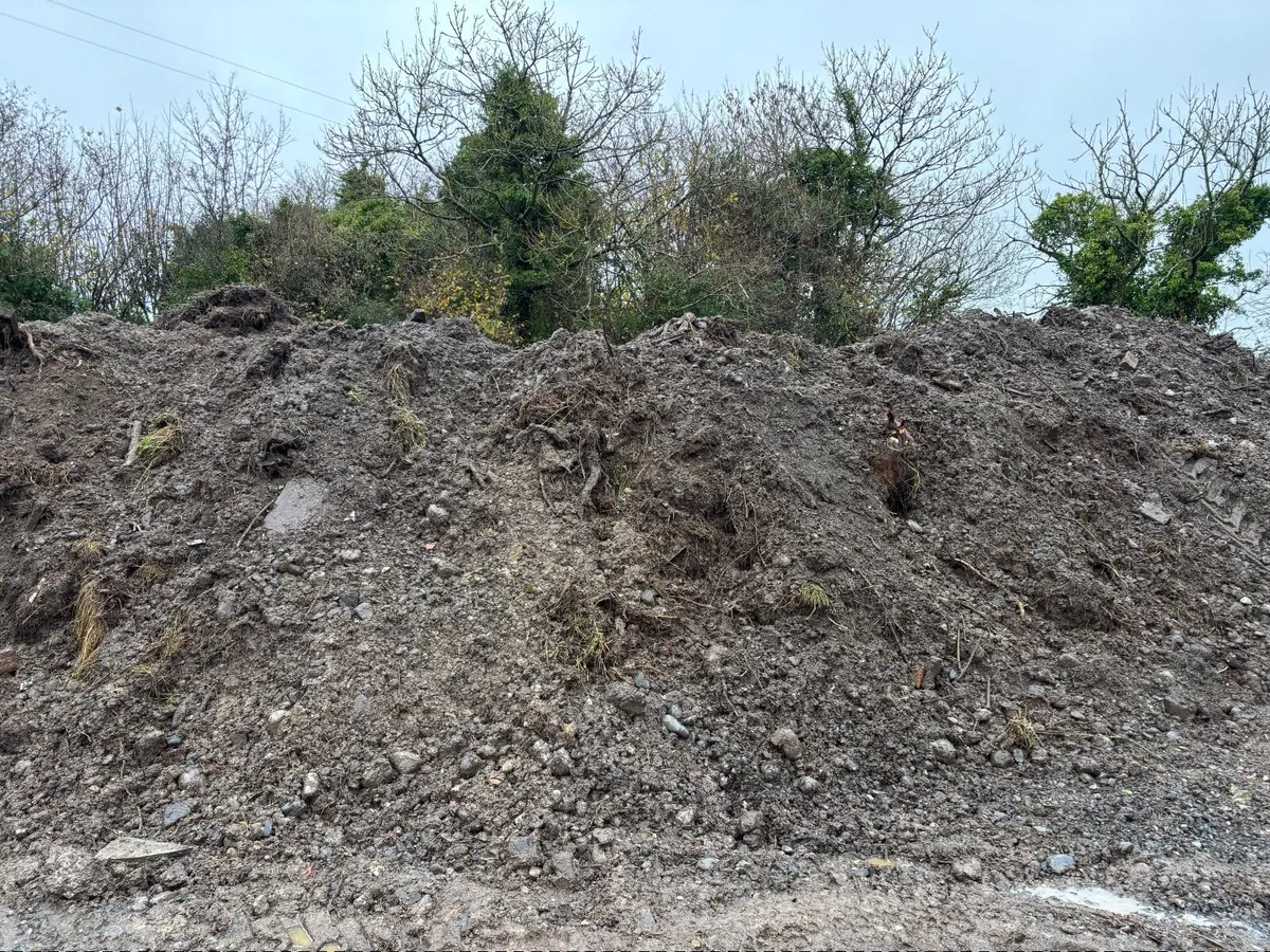 Stone and topsoil earth mix - Image 2