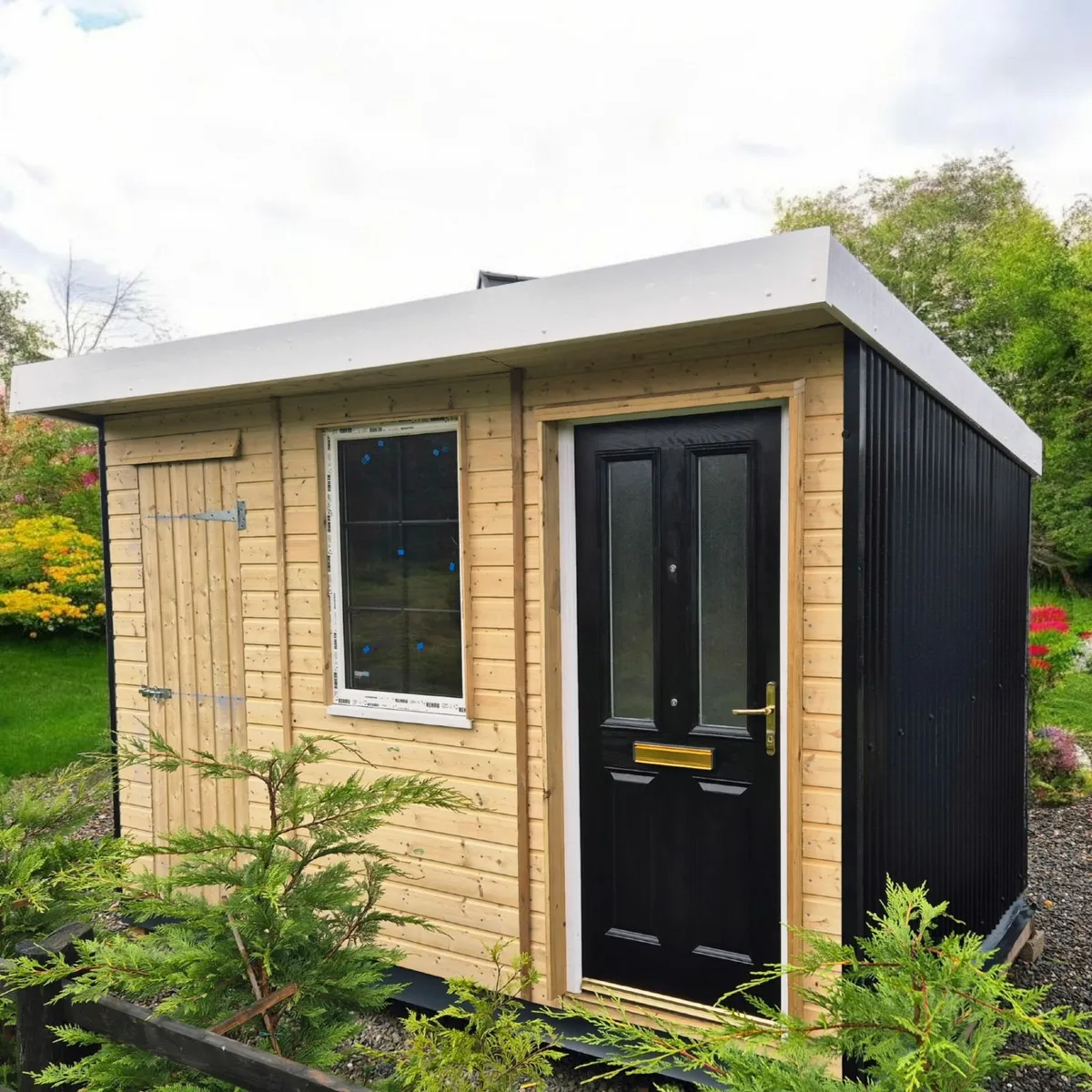 Garden rooms and sheds - Image 1
