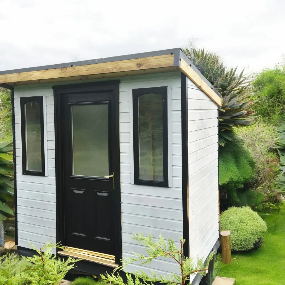 Garden rooms and sheds - Image 2