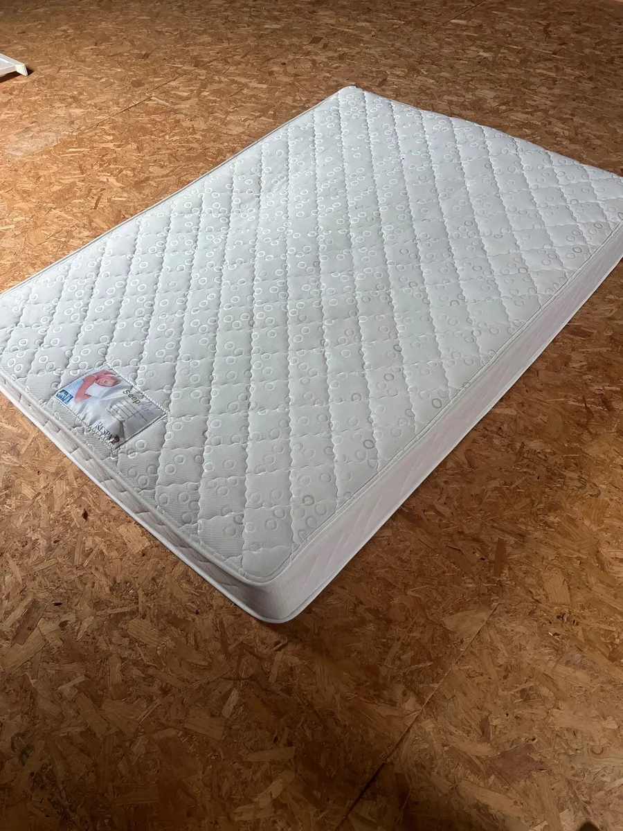 Double bed mattress - Image 2