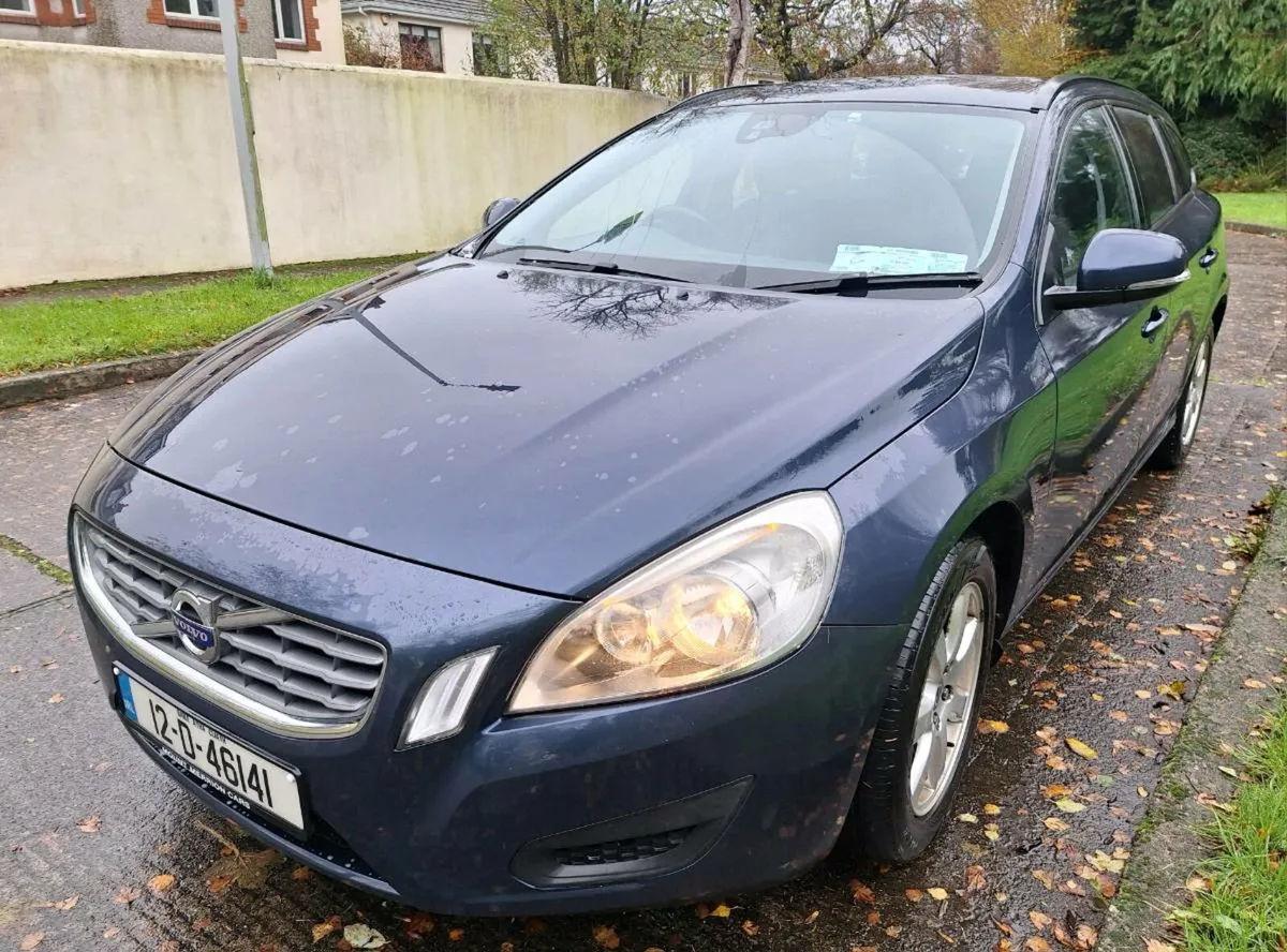 VOLVO V60 / Estate D3. Taxed. NCT. FSH. - Image 3