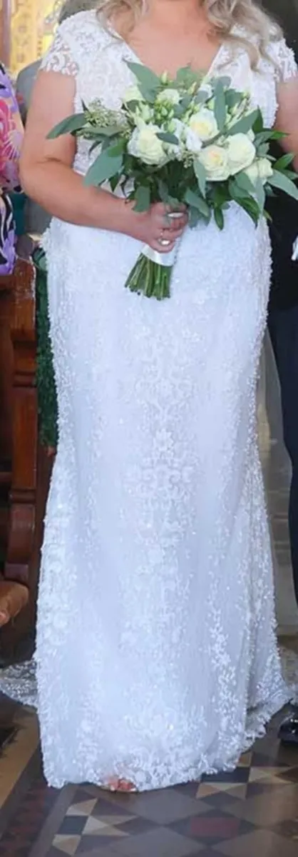 Designer Wedding dress wore once . - Image 3