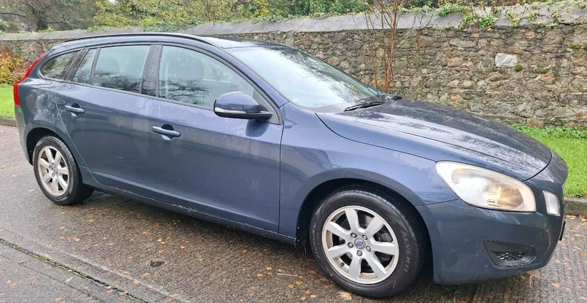VOLVO V60 / Estate D3. Taxed. NCT. FSH. - Image 1