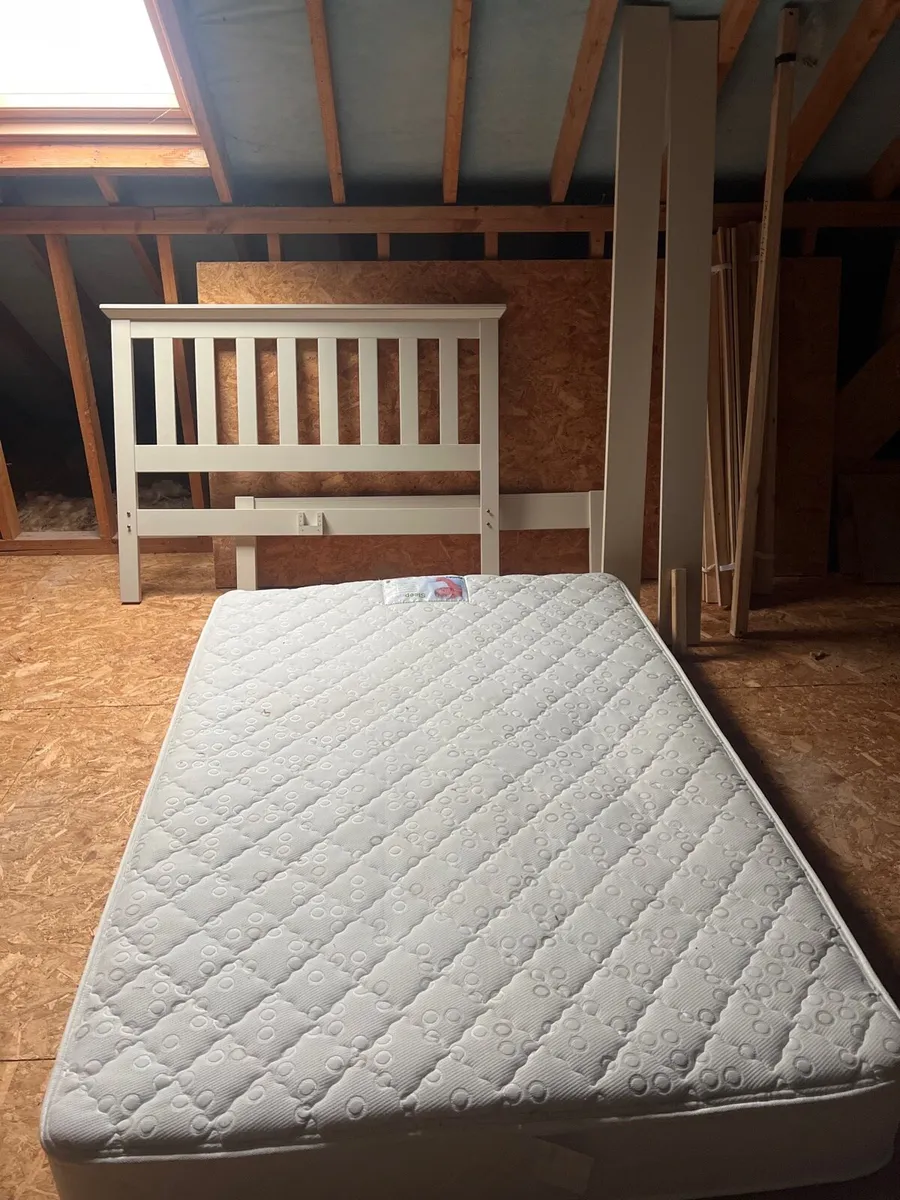 Double bed mattress - Image 1