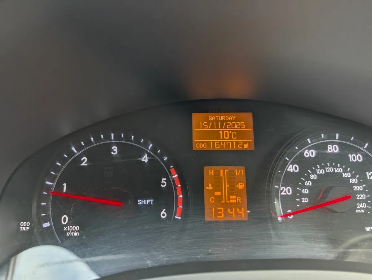 Toyota Avensis 2012 - Image 3