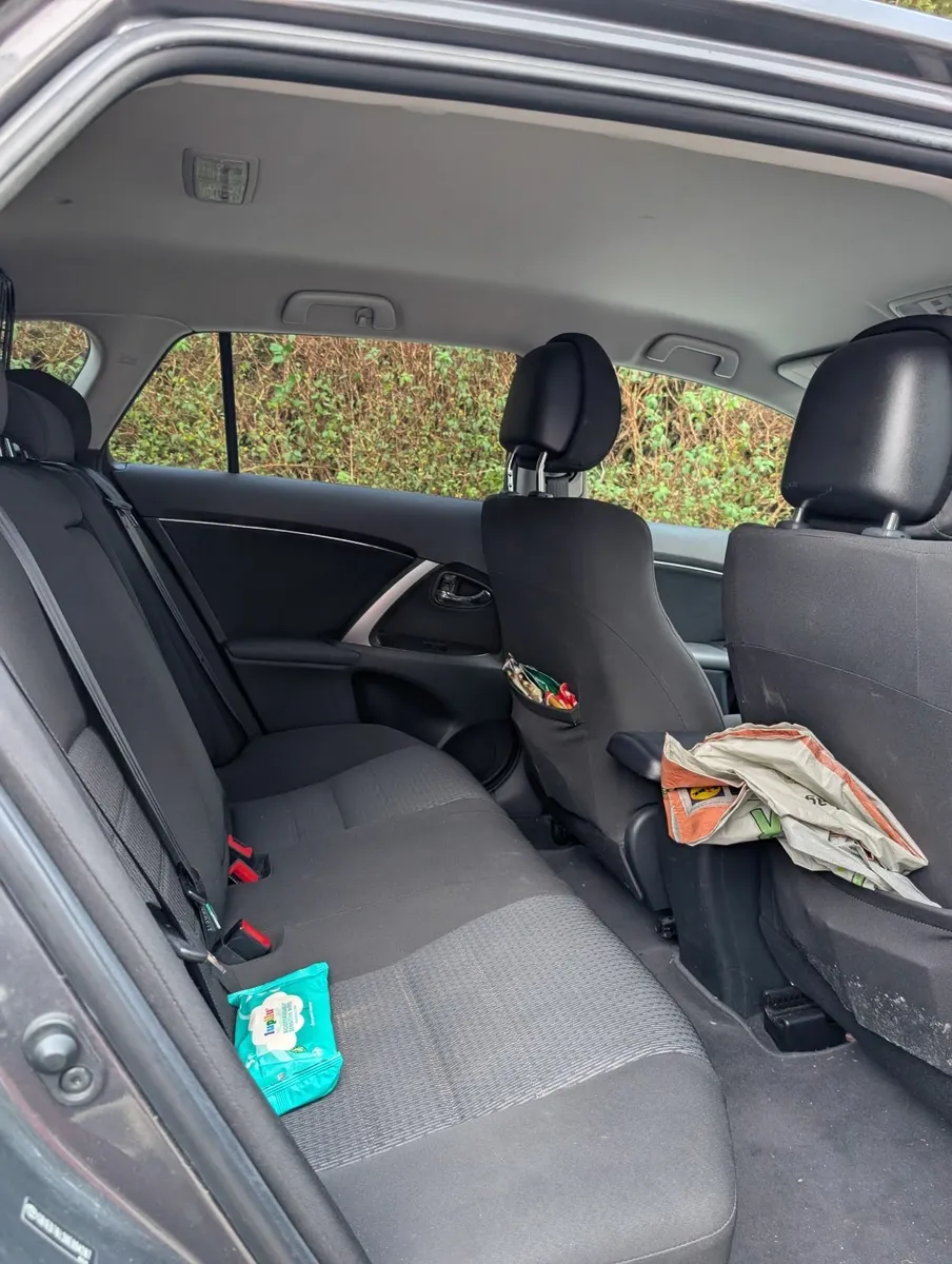 Toyota Avensis 2012 - Image 4