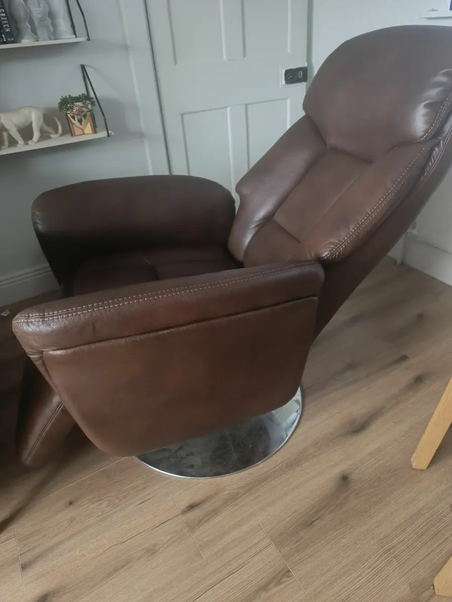 Leather recliner armchair - Image 3