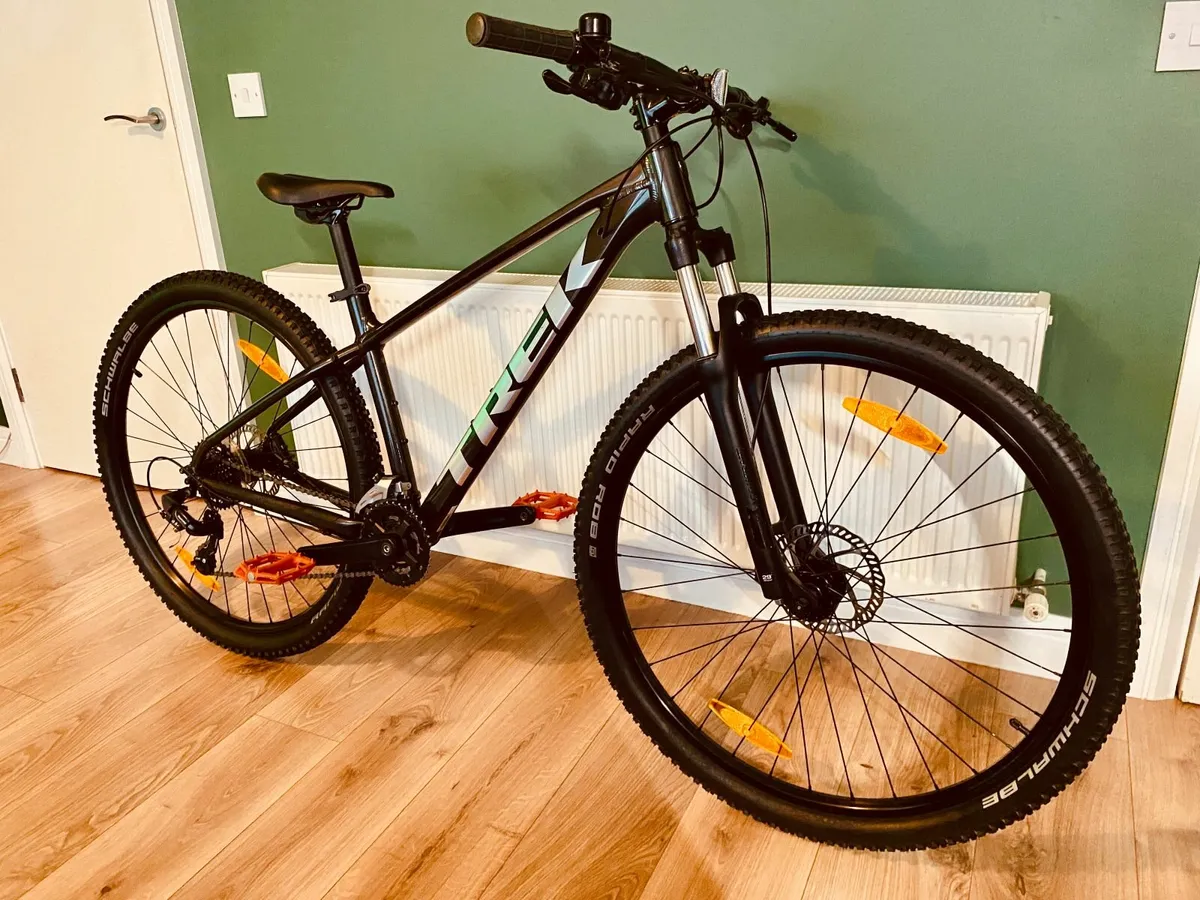 Trek Marlin 4 Gen 2 (2025) M Dnister Black - Image 1