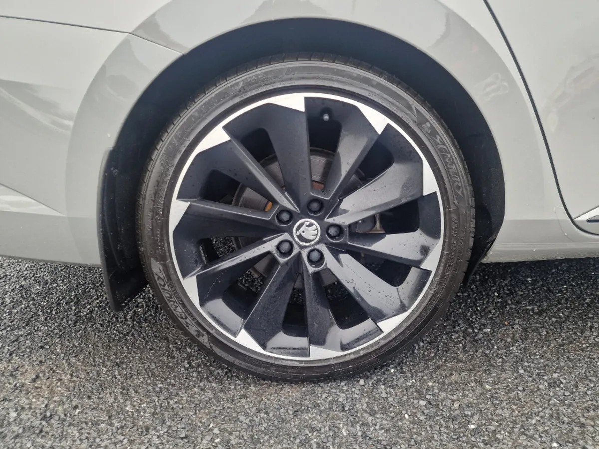 Skoda Superb 1.4 Sportline Plus IV Phev 218BHP - Image 4