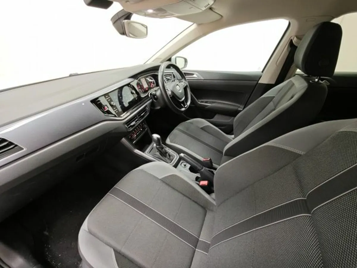 Volkswagen Polo 1.0 TSI HIGH LINE Automatic, Rever - Image 2