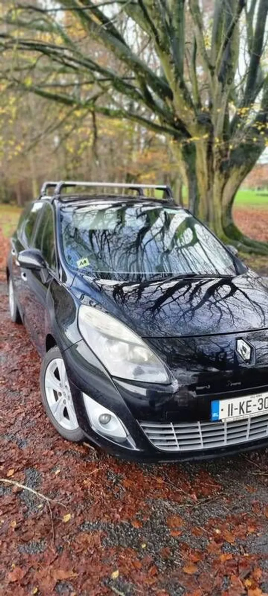 2011 Renault Grand Scenic - Image 1