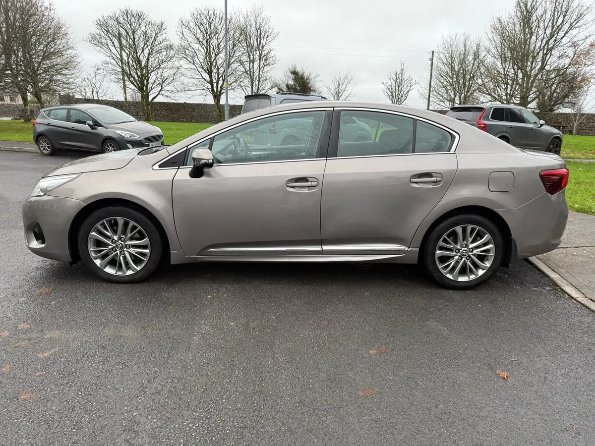 Toyota Avensis - Image 4