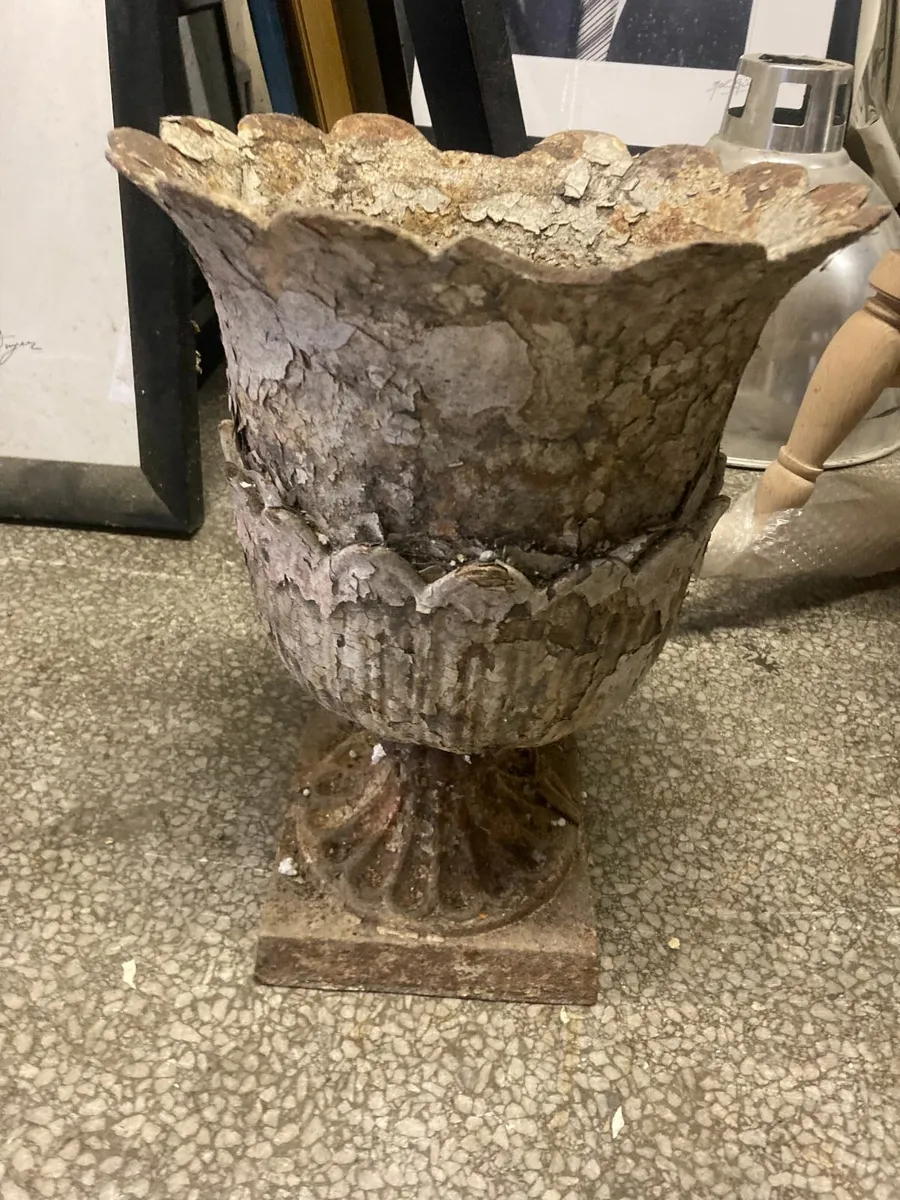 Antique Garden Urn - Cast Iron. - Image 1