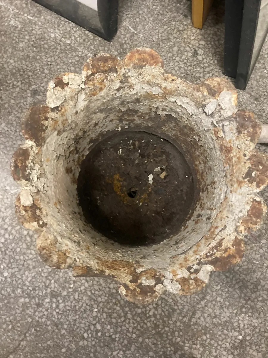Antique Garden Urn - Cast Iron. - Image 3