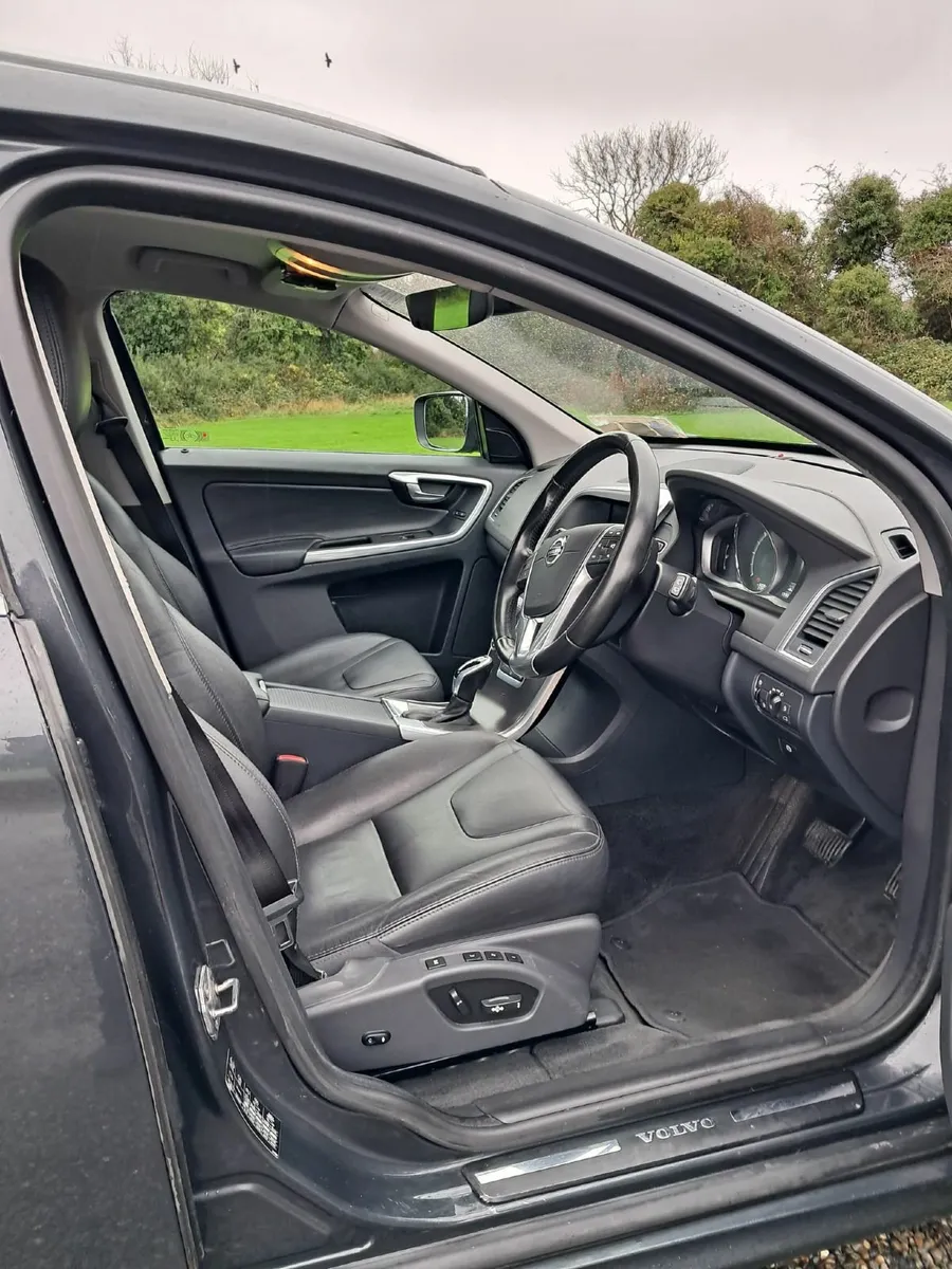 Volvo XC60 2,0 D4 SE LUX Nav 190  2015 - Image 4