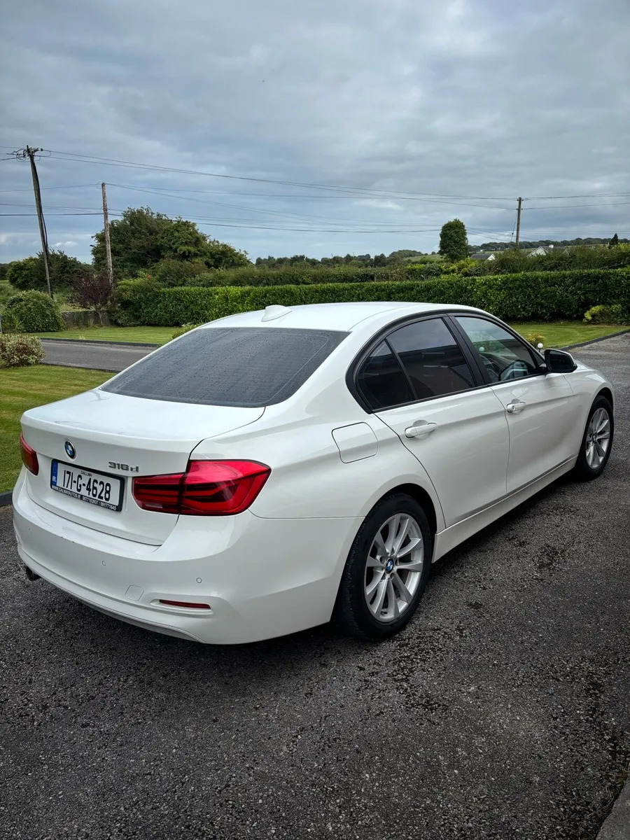 BMW 3-Series 2017 - Image 3