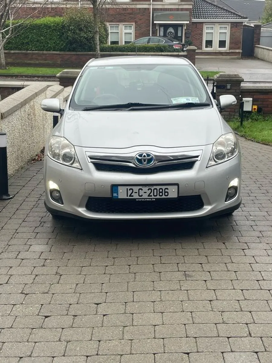 2012 Toyota Auris - Image 1