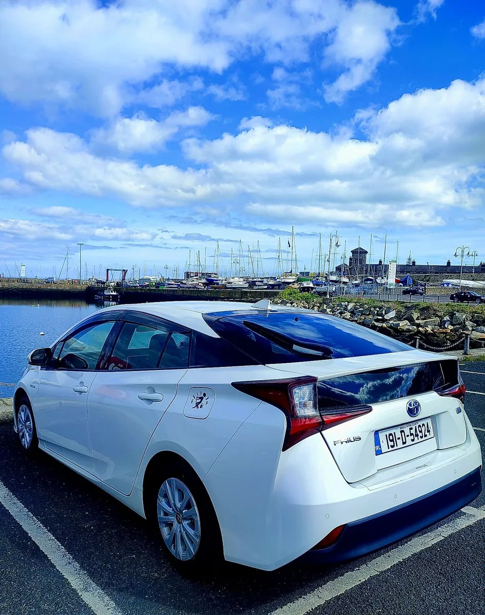 Toyota prius automatic hi spec low mileage - Image 3