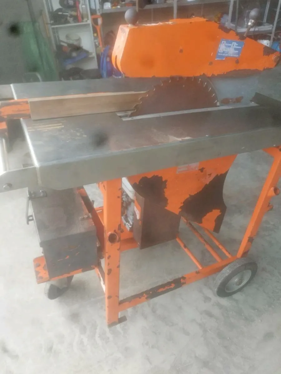 Table saw - Image 1