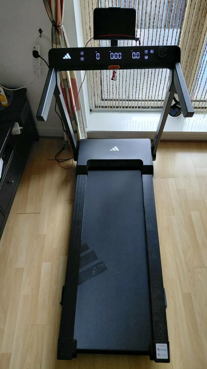 Foldable Treadmill adidas t24c (2025) - Image 2