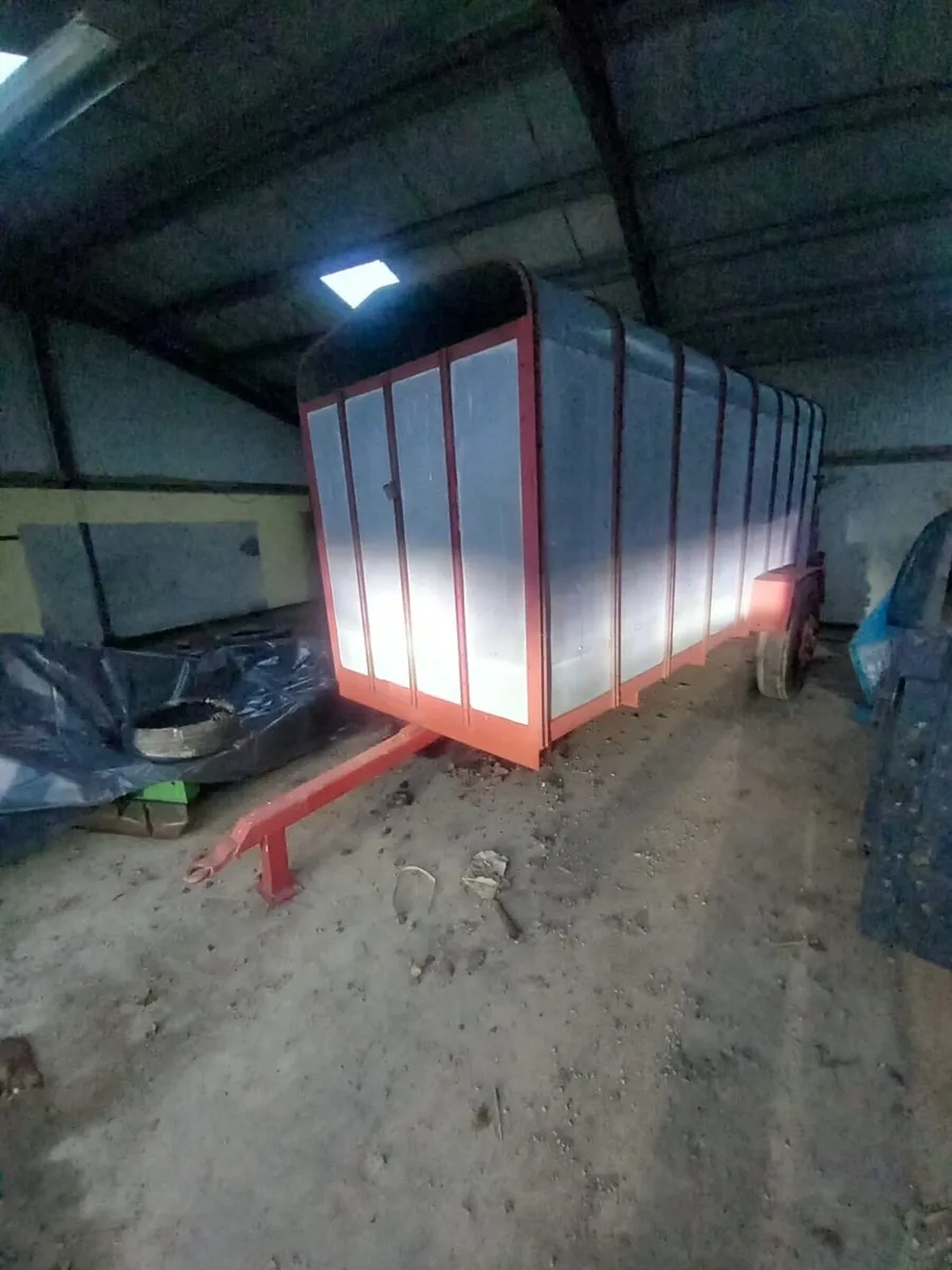 Cattle trailer - Image 1