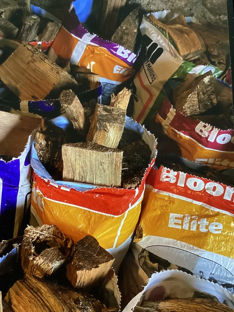Bags of firewood - Image 2