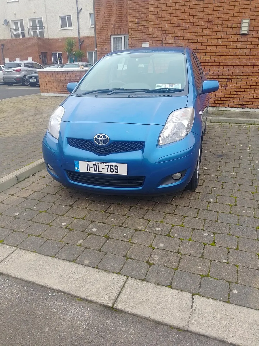 Toyota Yaris 2011 - Image 4