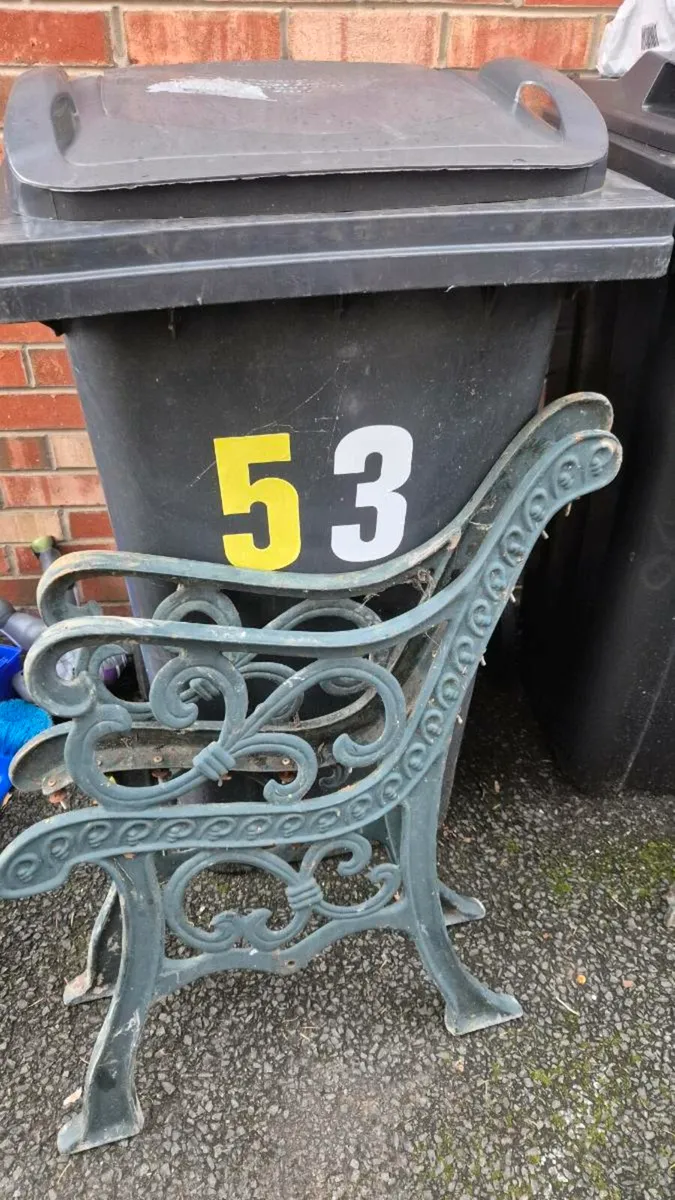 Iron cast garden bench sides - Image 1