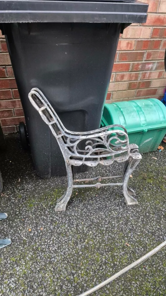 Iron cast garden bench sides - Image 2