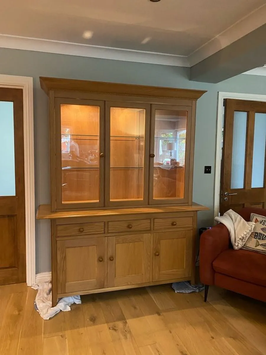Oak Display Unit with glass doors lighting & cupboards - Image 2