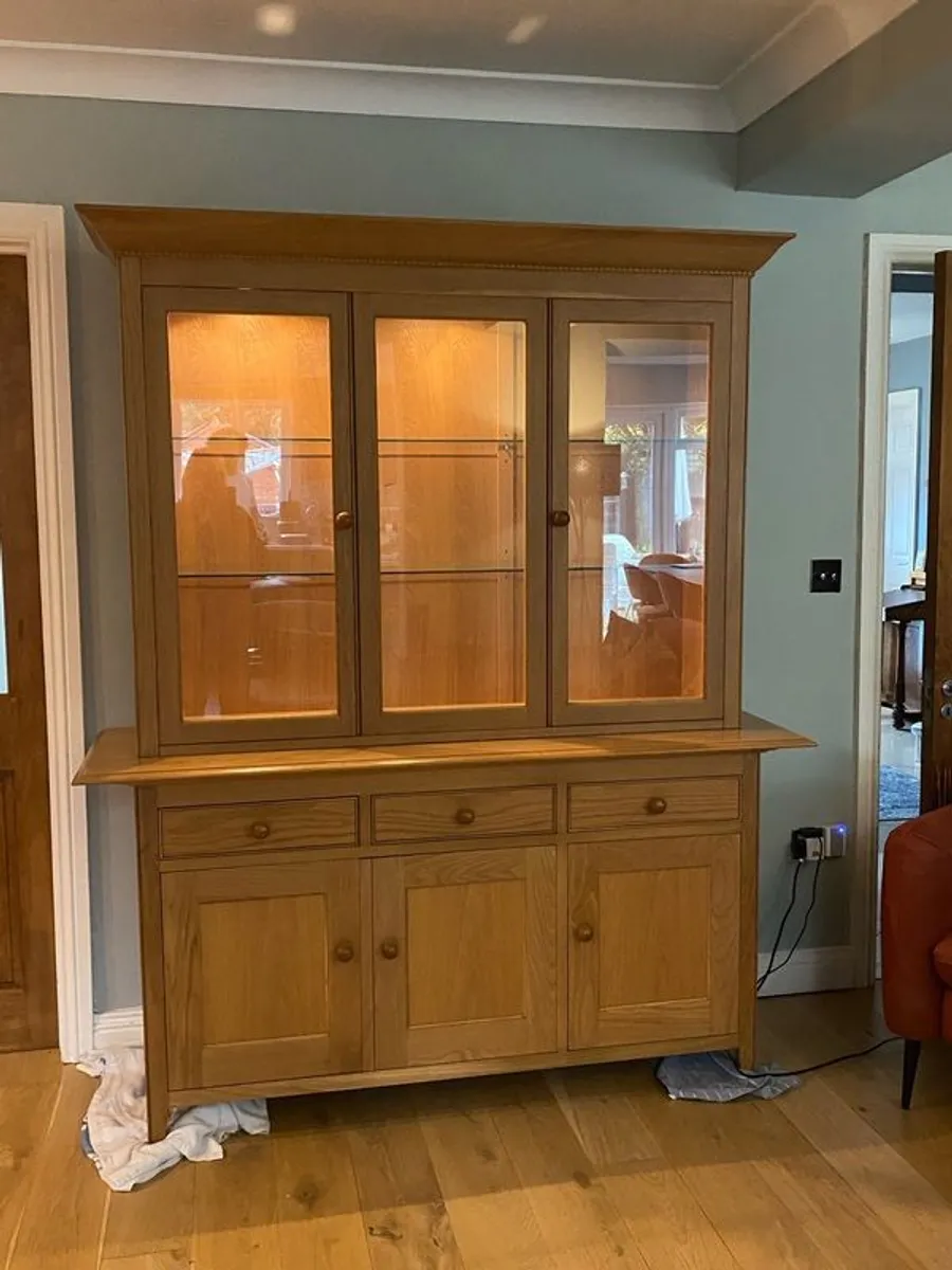 Oak Display Unit with glass doors lighting & cupboards - Image 3