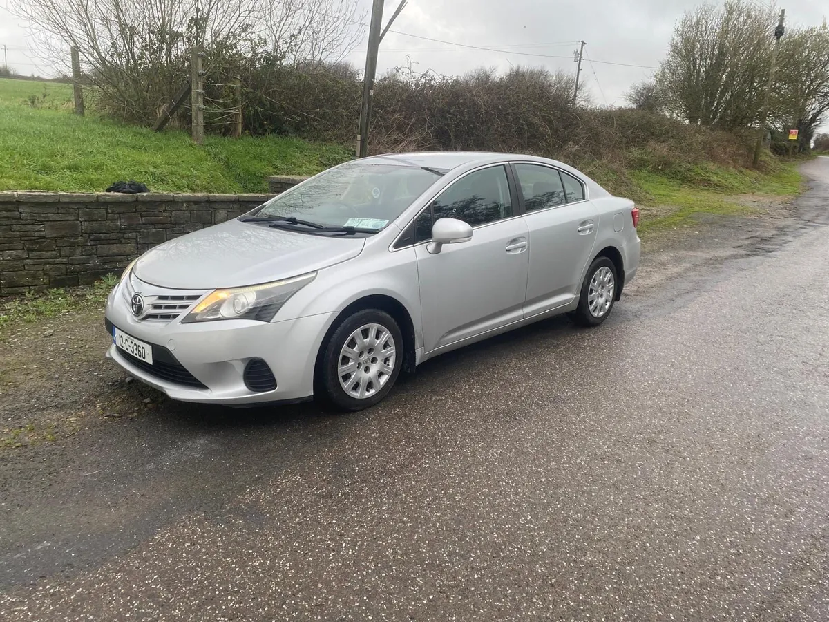 TOYOTA AVENSIS 2.0 DIESEL - Image 2