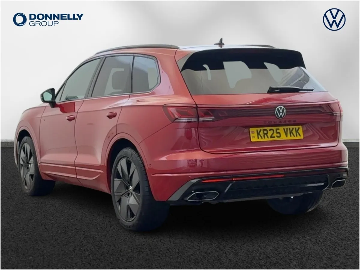 Volkswagen Touareg Diesel Estate Black Edition - Image 3