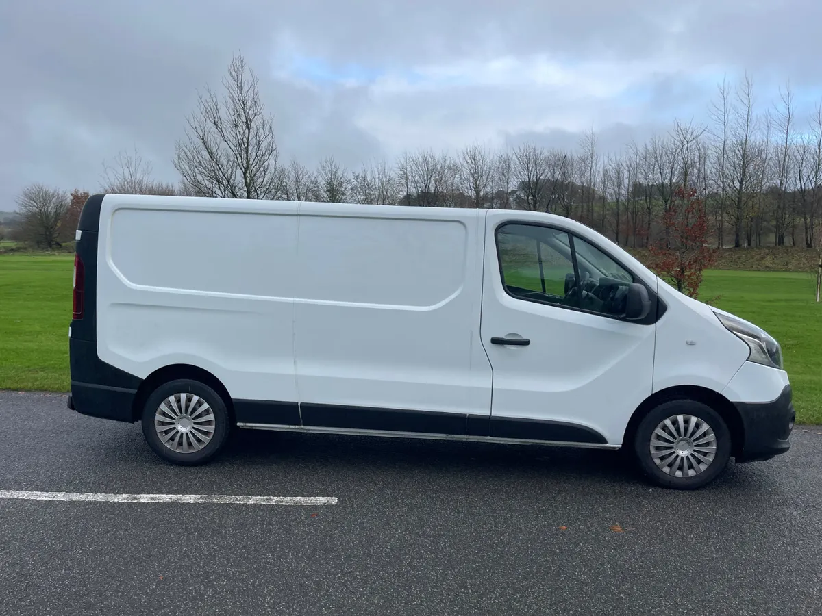 Renault Trafic 2021 - Image 2