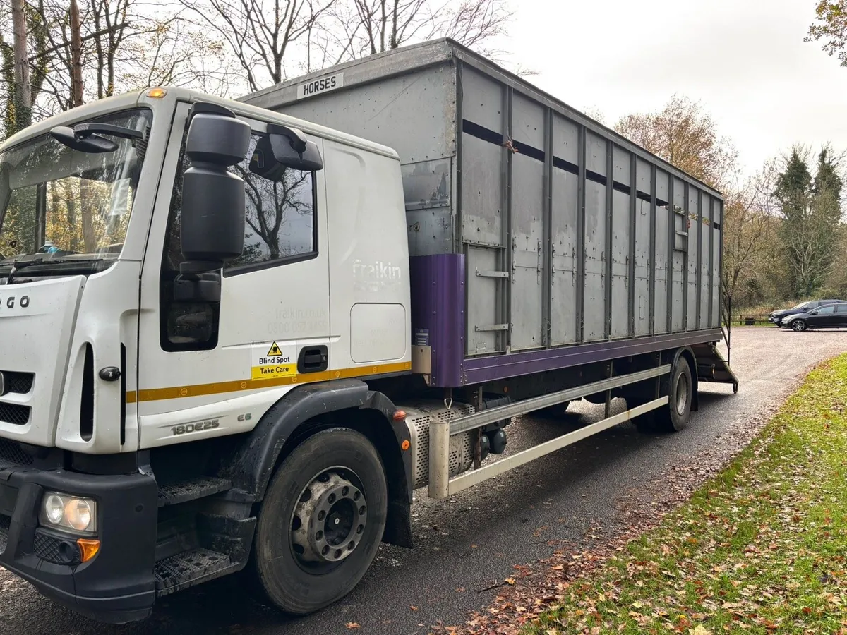 Livestock lorry - Image 2
