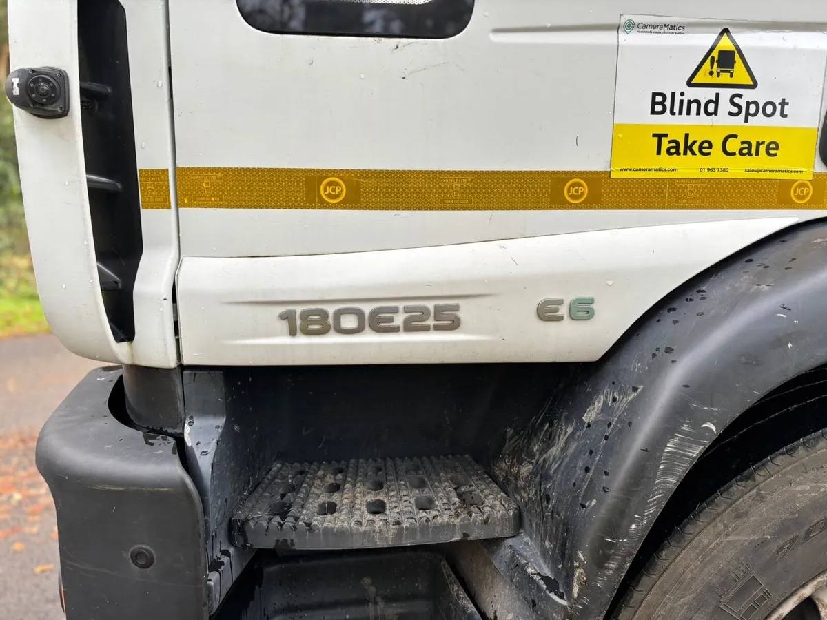 Livestock lorry - Image 4