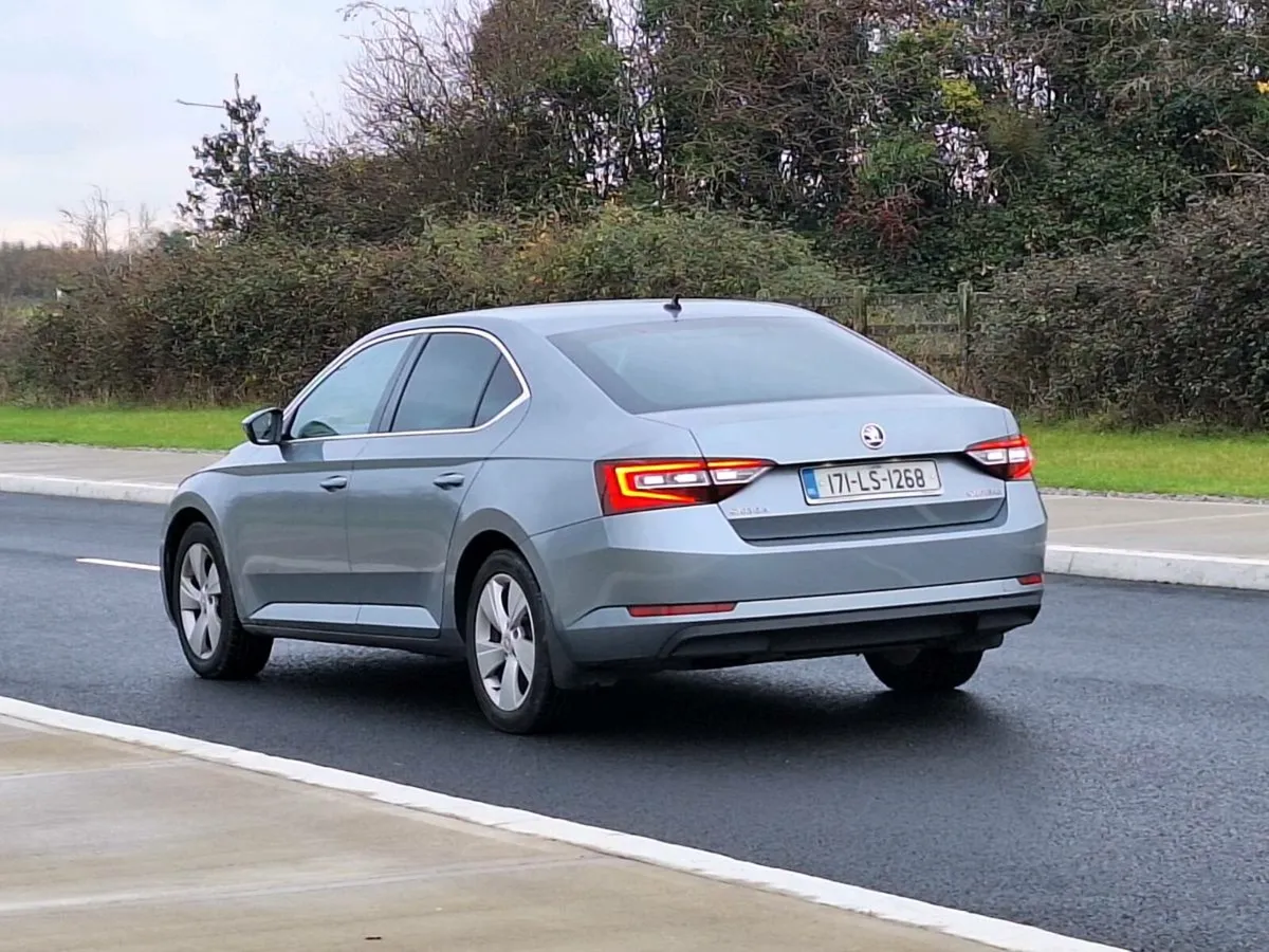 SKODA SUPERB 2.0 TDI - Image 3